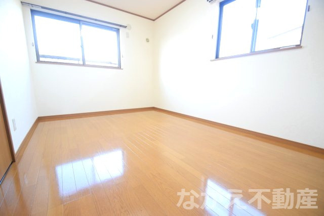 【寝室】 | 使い勝手のいい寝室です