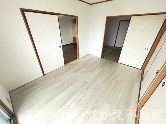 【寝室】 | 広くて明るい寝室