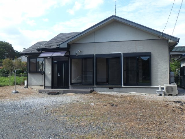 鹿山貸家の外観