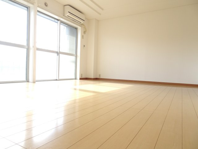 レジデントリバティーの洋室