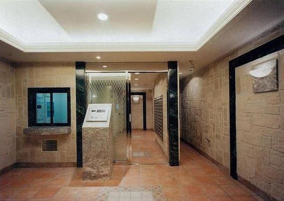 ガラ・ステーション四谷三丁目のエントランス|ガラ・ステーション四谷三丁目