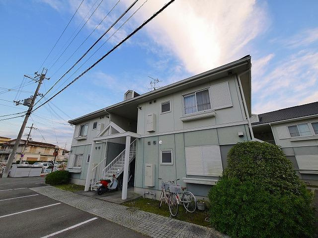 グリーンライフ平城Aの外観|落ち着いた雰囲気の外観です