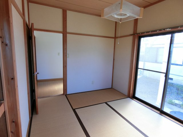 白子関貸家の和室|和室→洋室