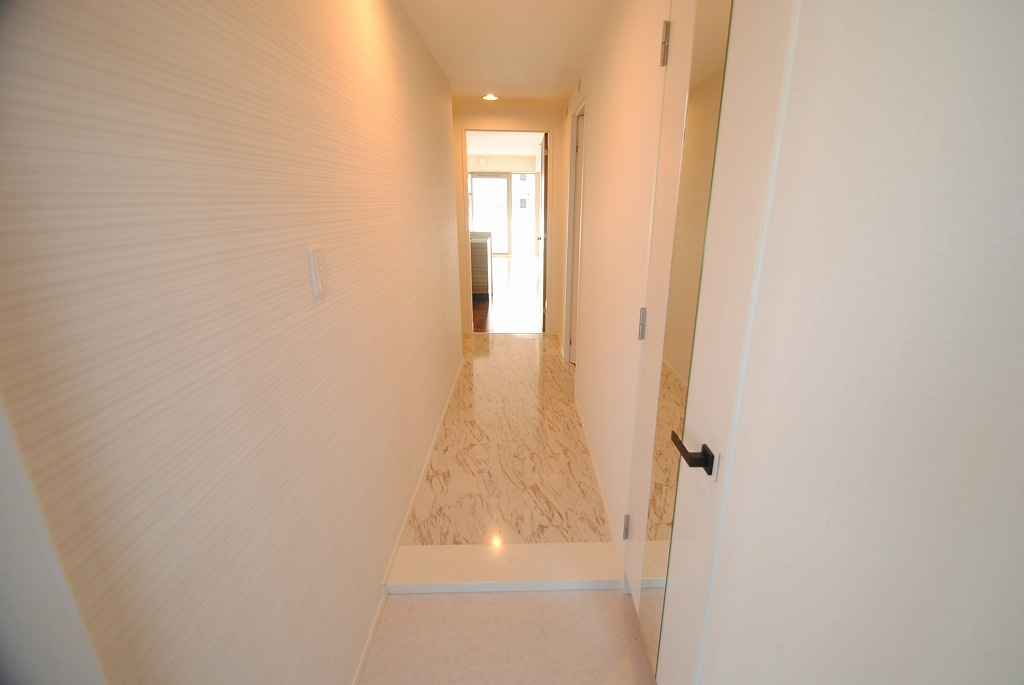 ムーンコート梅満の玄関|内装イメージ：同物件別室