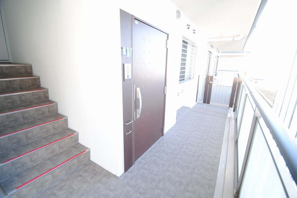 ムーンコート梅満の玄関