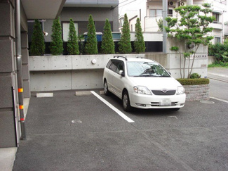 【駐車場】 | いつでも目の届く敷地内に駐車場があります♪お車をお持ちのファミリーさんにオススメです☆