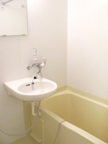 エメラルドレジデンスの浴室|※写真は同タイプの別室になります