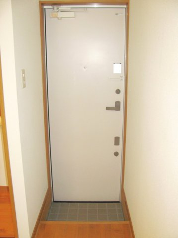 エメラルドレジデンスの玄関|※写真は同タイプの別室になります