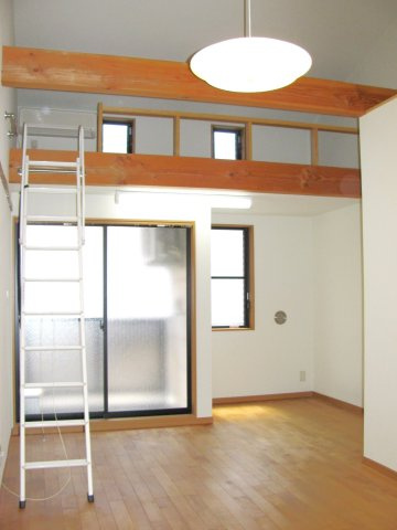 エメラルドレジデンスの洋室|※写真は同タイプの別室になります