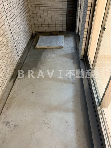 ラクラス本町東　BRAVI不動産のバルコニー|【スプランディット本町東】お洗濯にも便利なバルコニー付き