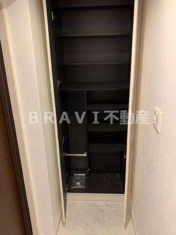 ラクラス本町東　BRAVI不動産の内装|【スプランディット本町東】シューズボックス