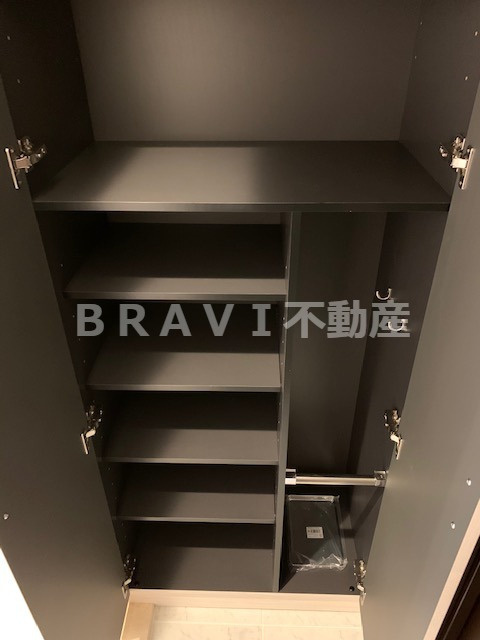 ラクラス本町東　BRAVI不動産の収納|【ラクラス本町東】シューズボックス