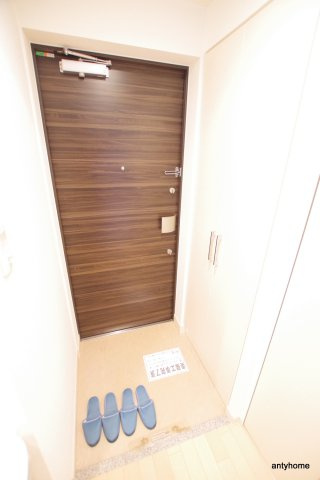 プレサンス天満橋アンジェ　仲介手数料無料の玄関
