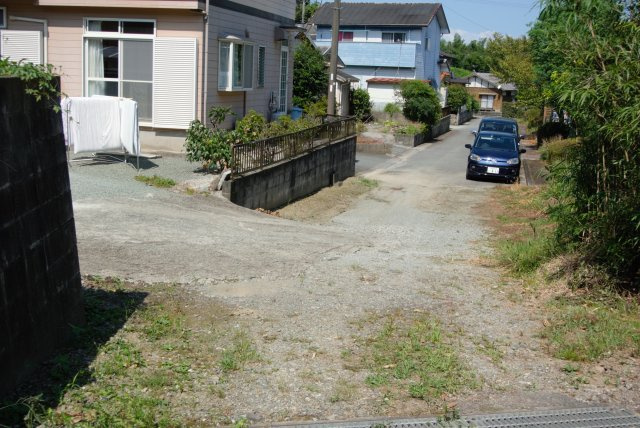 八女市立花町北山土地の前面道路含む現地写真