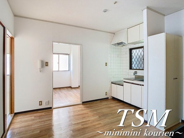 コーポラス美光の居間・リビング