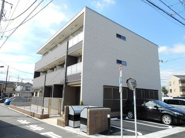 プラシードの外観