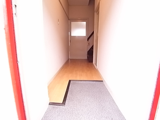 高丸ビルB棟の玄関