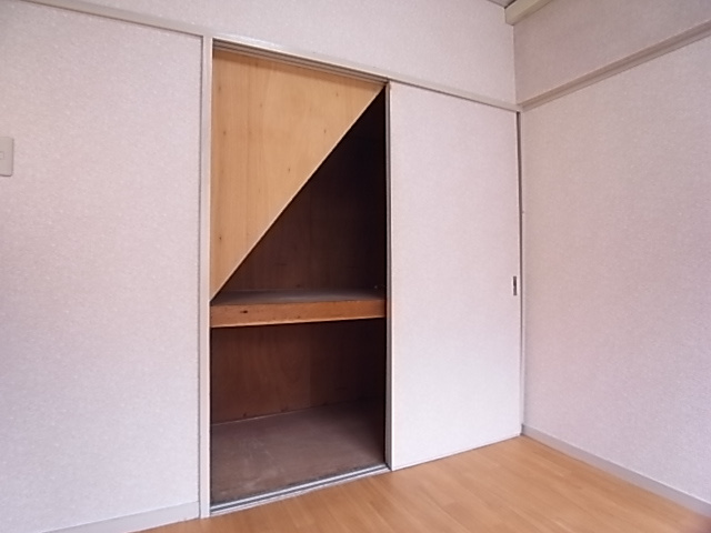 高丸ビルB棟の内装