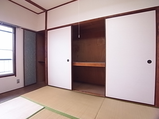 高丸ビルB棟の収納