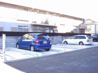 【駐車場】 | いつでも目の届く敷地内に駐車場があります♪荷物がかさばりがちなお買物にも、敷地内駐車場があると便利ですよね☆