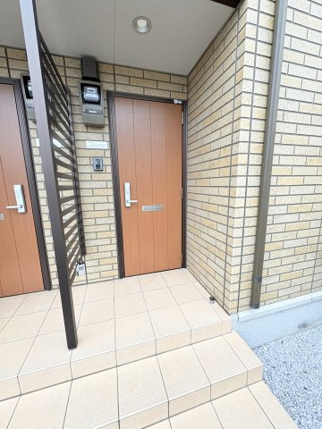 ファミール緑町のエントランス