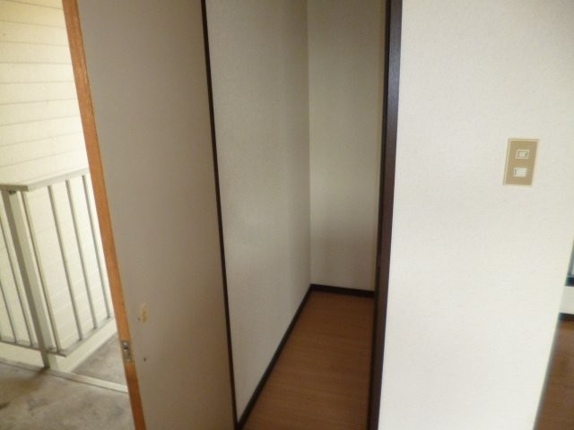 メゾンセンチュリーAの収納|玄関横収納