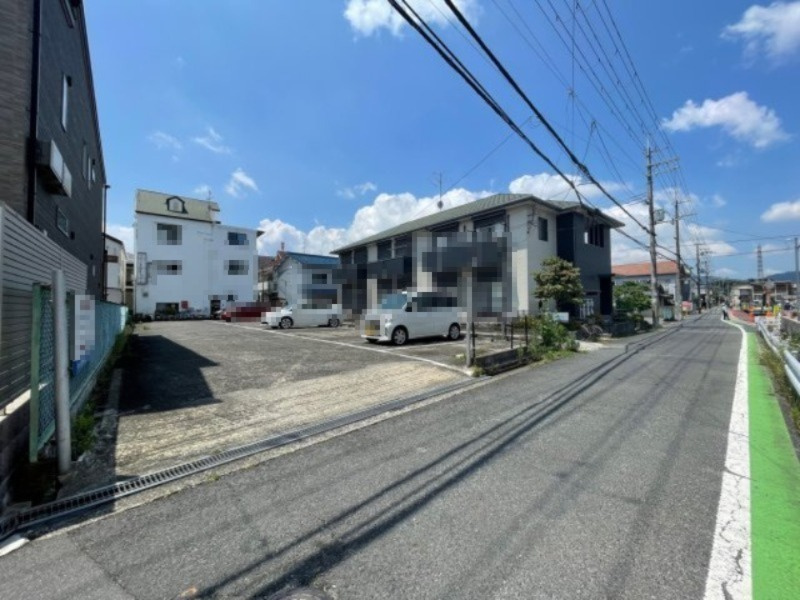 大和高田市大中　土地の前面道路含む現地写真|毎年春には満開の桜の下でお花見を楽しんでくださいね!(^^)!