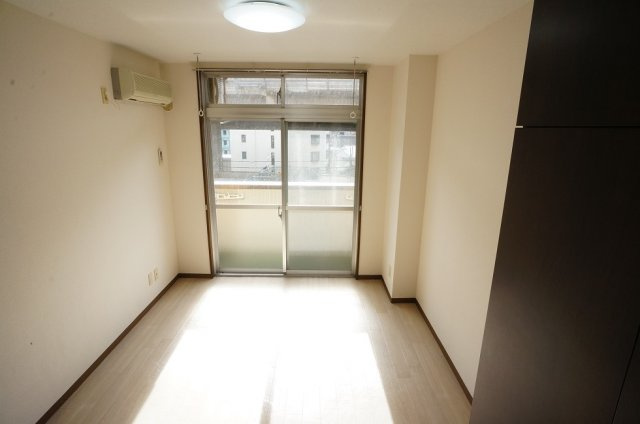 【居間・リビング】 | プレステージ新潟 | 明るい南向き