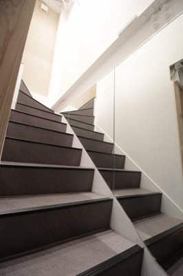 【内装】 | まぶちビル | 1-2F階段
