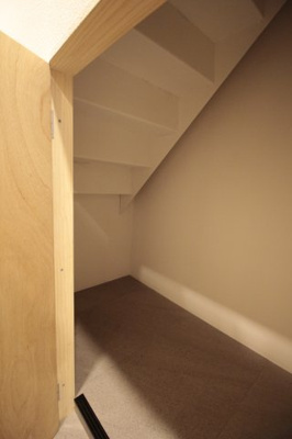 【収納】 | まぶちビル | 階段下収納
物件の外観です