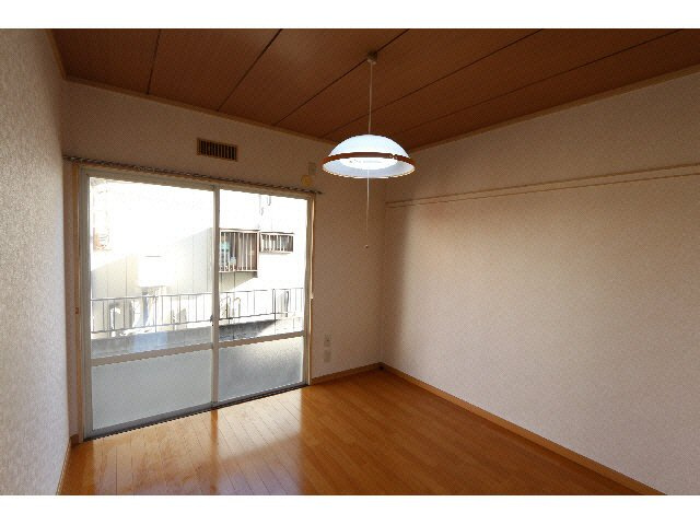 パレーシャル今福の洋室