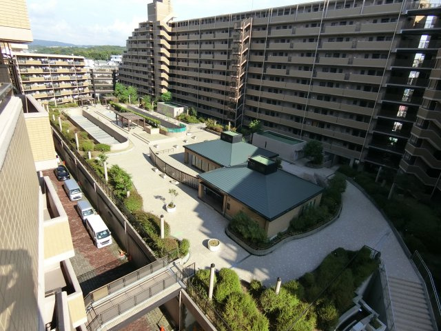 朝日プラザCITYウェストヒル神戸A棟の展望|屋内パティオスペース