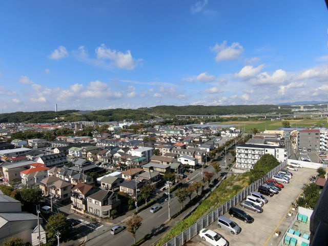 朝日プラザCITYウェストヒル神戸A棟の展望|玄関前廊下からの眺望です　遠くまで見えます