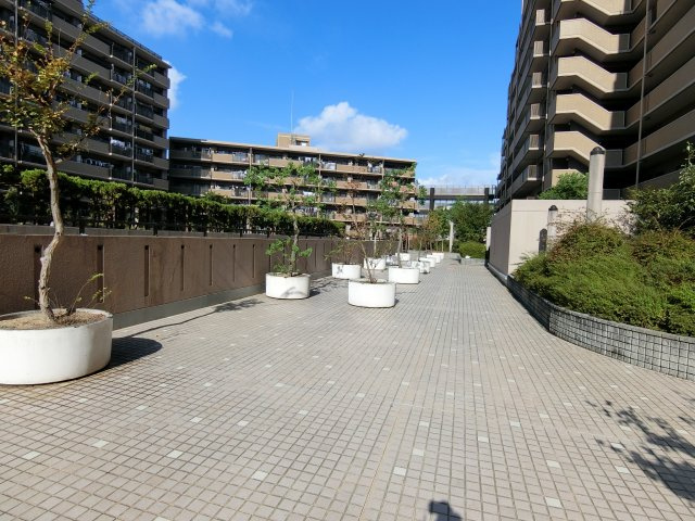 朝日プラザCITYウェストヒル神戸A棟のその他共用部分|中庭パティオ部分です
