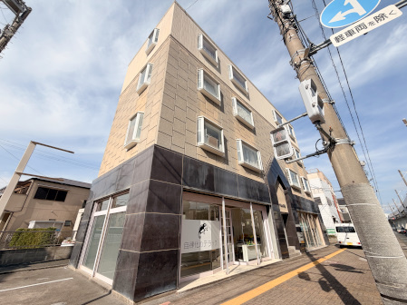 シャルム八幡の外観