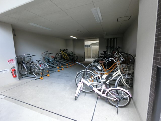 【エントランス】