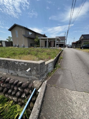 【前面道路含む現地写真】 | 魚津市三田売地