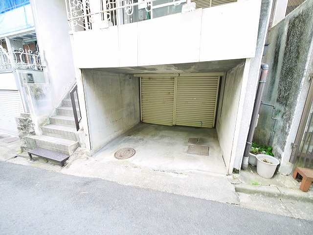肘塚町戸建ての駐車場|高さ制限あり