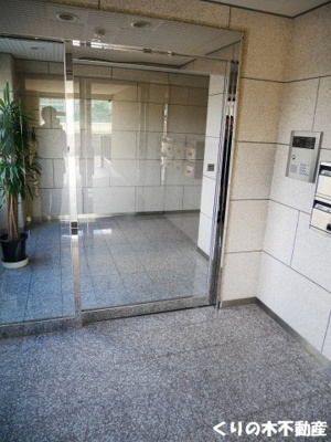 【エントランス】 | ホームズ’02 | 建物の内部です