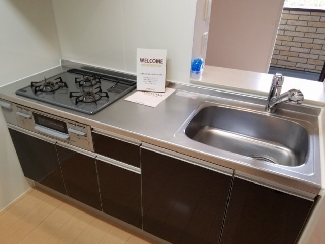 アルシュTOWAのキッチン|グリル付き３口コンロ