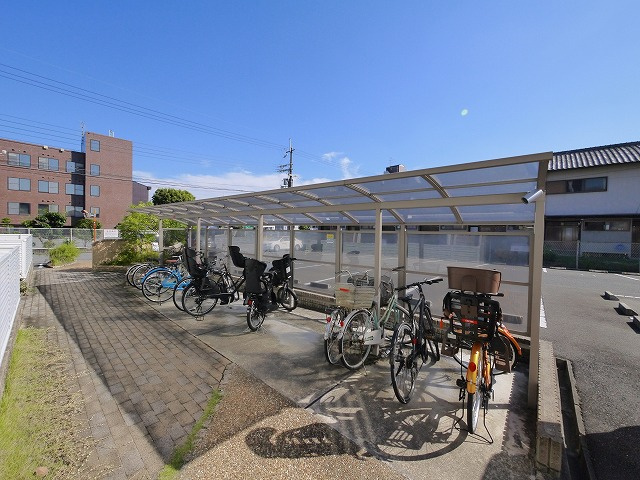 カリーノ　Ａ棟のその他共用部分|ゆったりとした駐輪スペース。