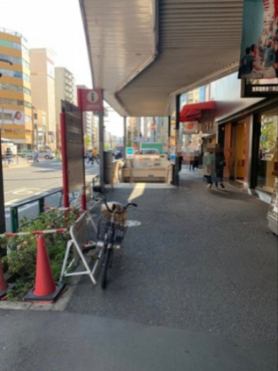 里見ビルの周辺