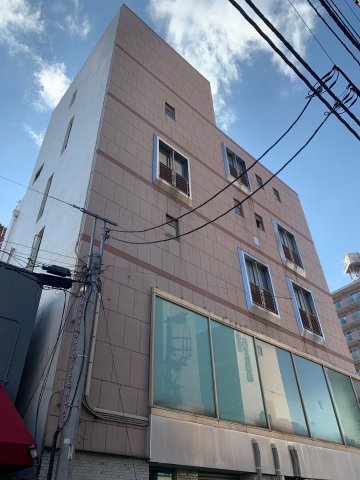 里見ビルの外観