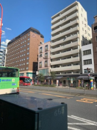 里見ビルの外観