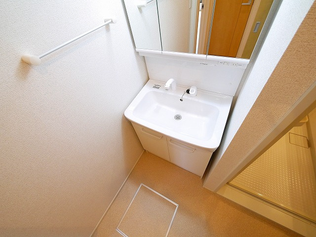 グランツⅡ　（奈良市）の洗面所|明るい洗面所です