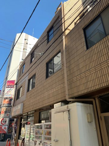 アイシン貿易ビルの外観