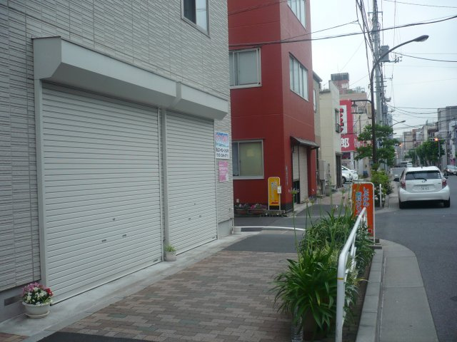 佐藤ビルのエントランス