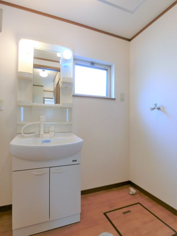 ユニベールの独立洗面台