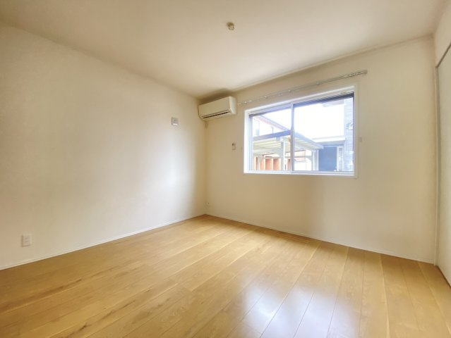 コンフォート下太田の洋室