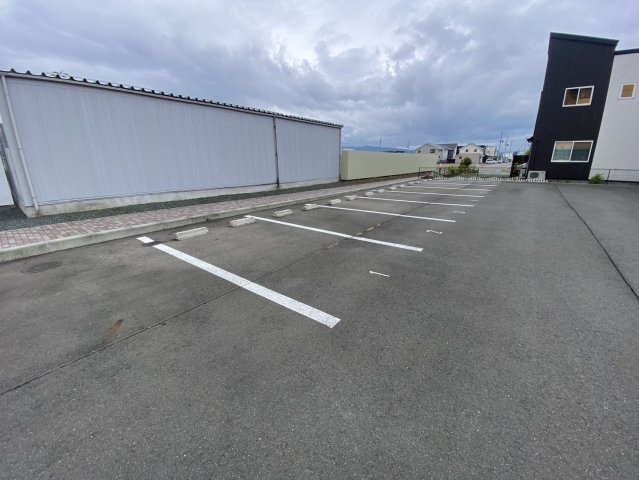 コンフォート下太田の駐車場